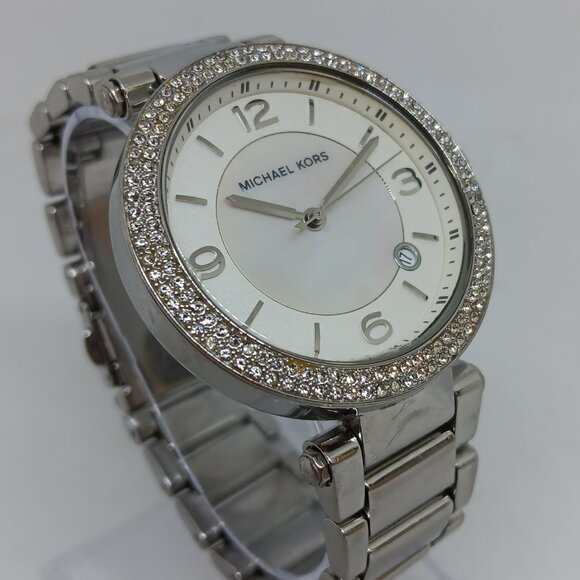 Michael Kors MK-5088 Women's 39mm Stainless Steel MOP Dial Quartz Watch NEW BATT - Picture 4 of 11